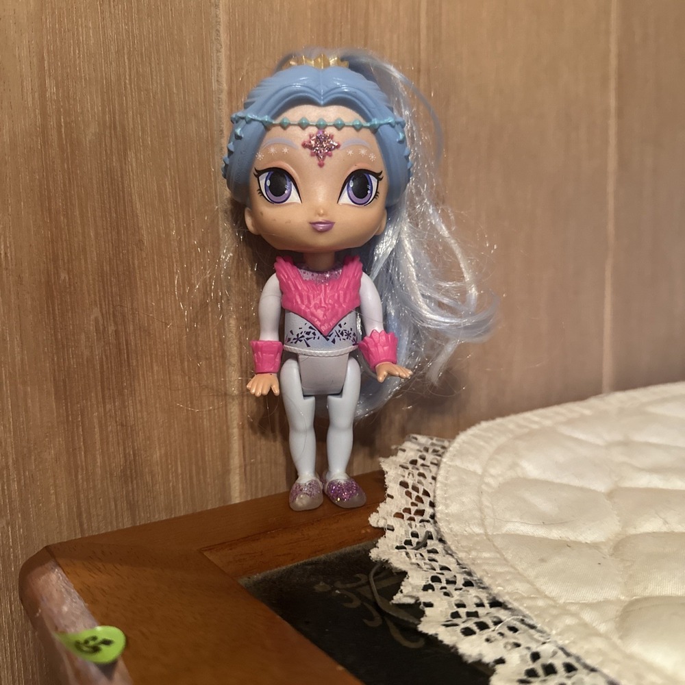 6-inch‎ Fisher-Price Layla doll from the Shimmer and Shine